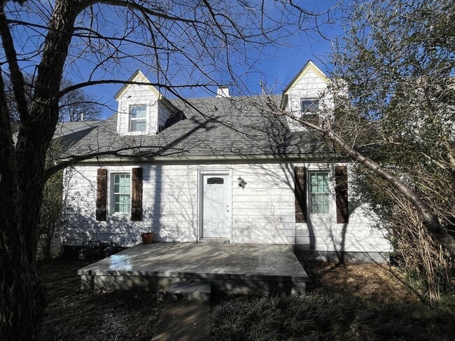 Building Photo - Great 2 Bedroom 1.5 Bath Home in East Nashville!