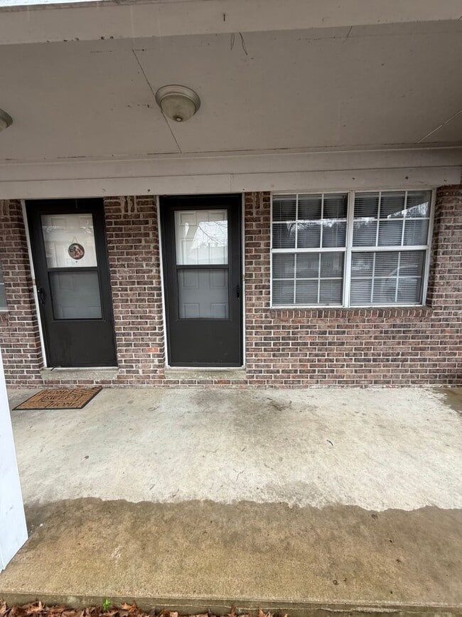 Building Photo - 00203 Unit RIGHT