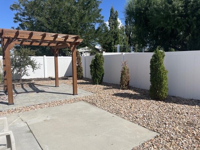 Photo - 754 N Bradford Dr