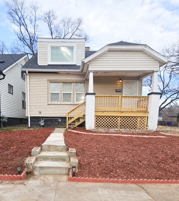 Front yard - 16634 Lilac St House