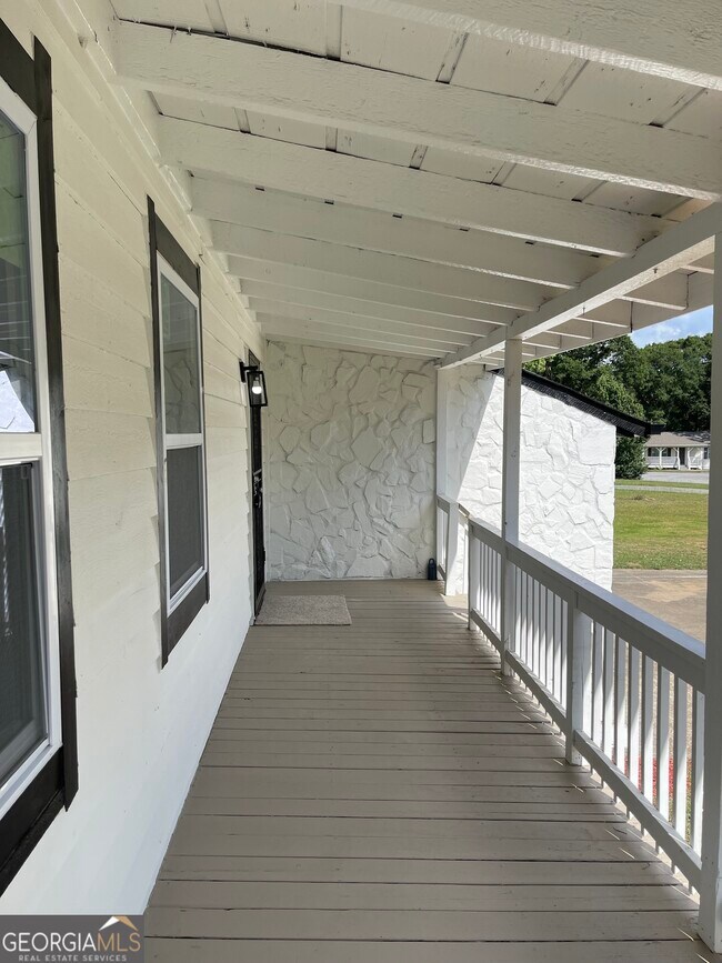 Photo - 235 Deerfield Dr