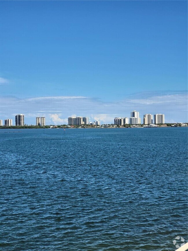 Building Photo - 100 Shore Ct Unit 310 Rental