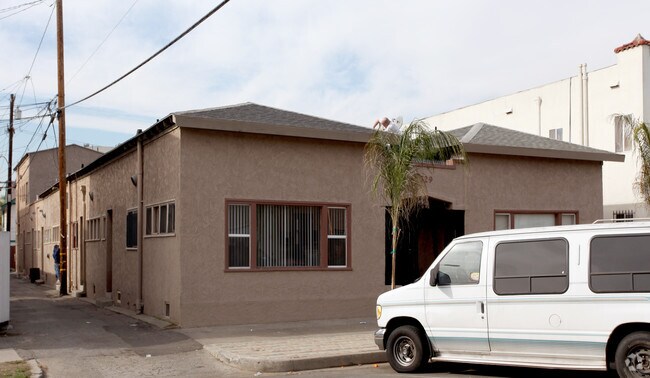 729 Lime Ave