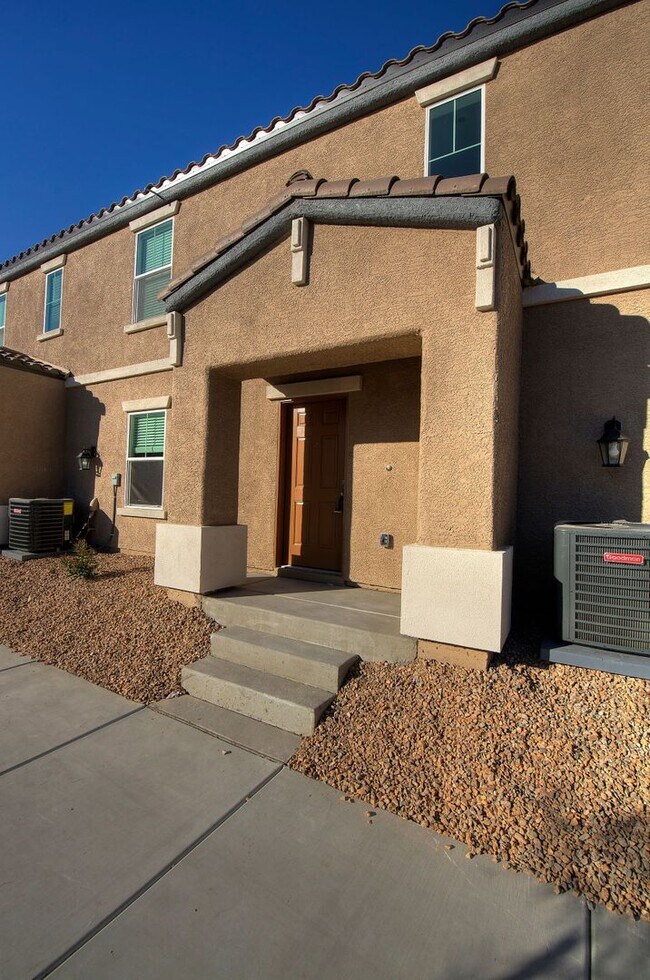 Photo - Newer Townhome - 3 Bedrooms + 2 Car Garage - E Craig & Nellis