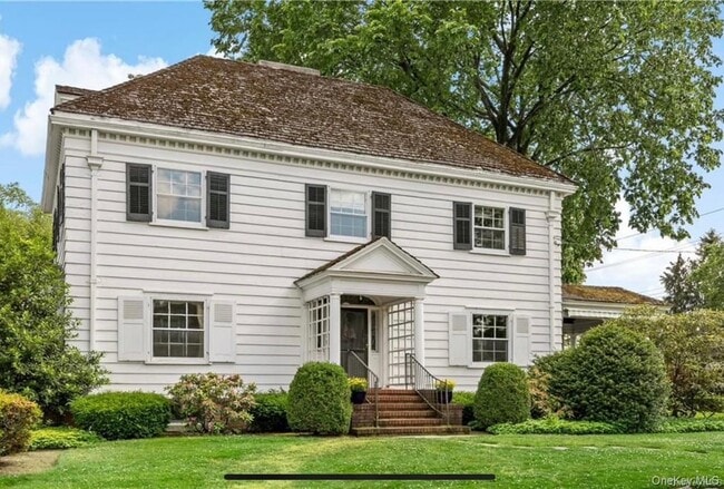 11 Maple Ave