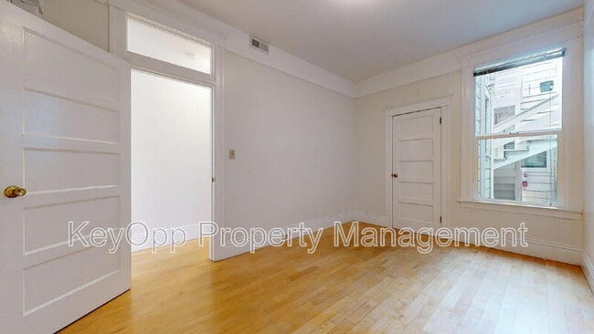 Photo - 2136 Hayes St