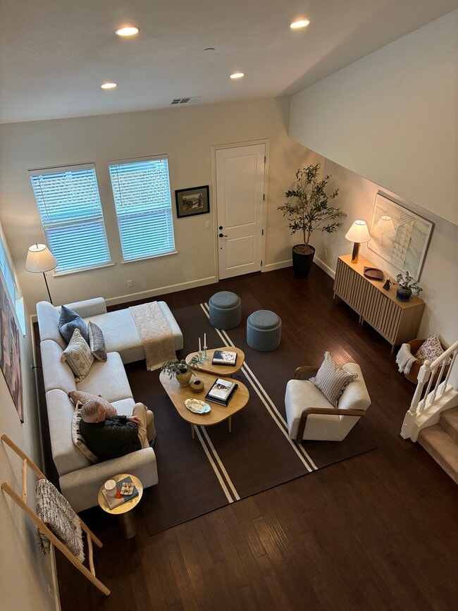 Building Photo - 2017 Verbena Dr