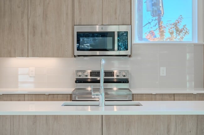 Photo - Stunning Modern Townhomes Newer Constructi... Unit 9