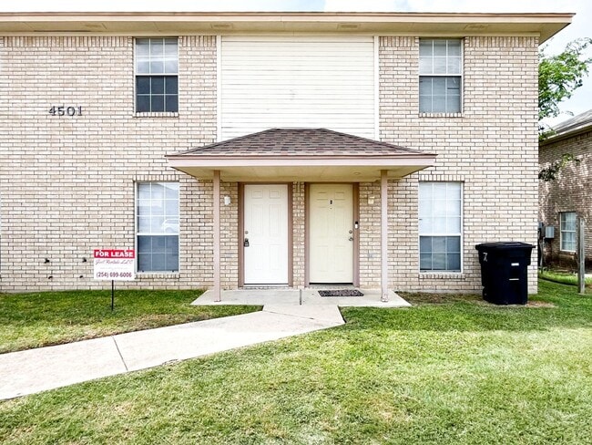 Building Photo - 4501 Jeff Scott Dr Unit C