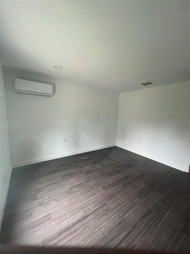 Photo - 8458 Sweetleaf Ln