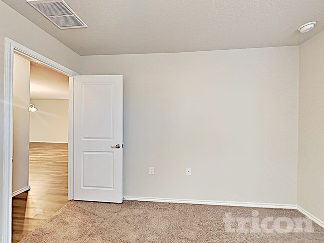 Photo - 1410 Putters Edge