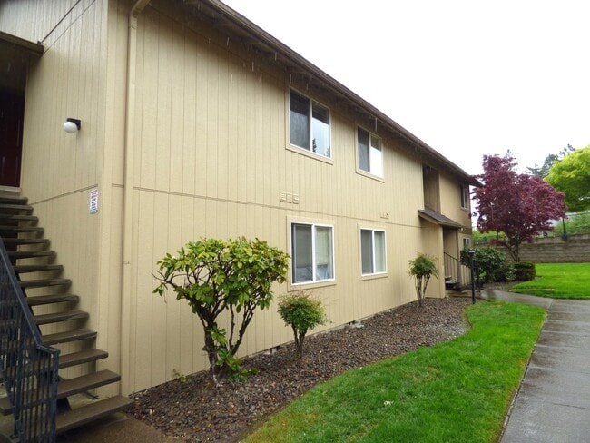 Photo - Rent Special: 1/2 Off June's Rent!! 1 bedroom 1 bath second level unit! Unidad 3106-20