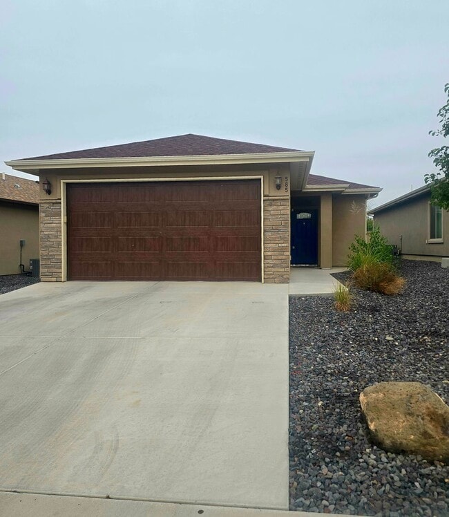 Building Photo - 585 Ravenna Ct