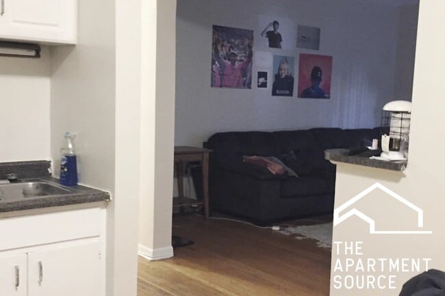 Photo - 917 W Waveland Ave Unit 2C