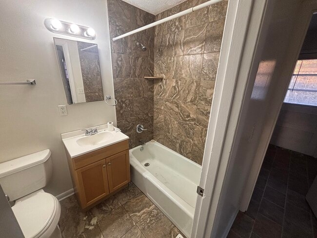 1469 Huntsville Dr