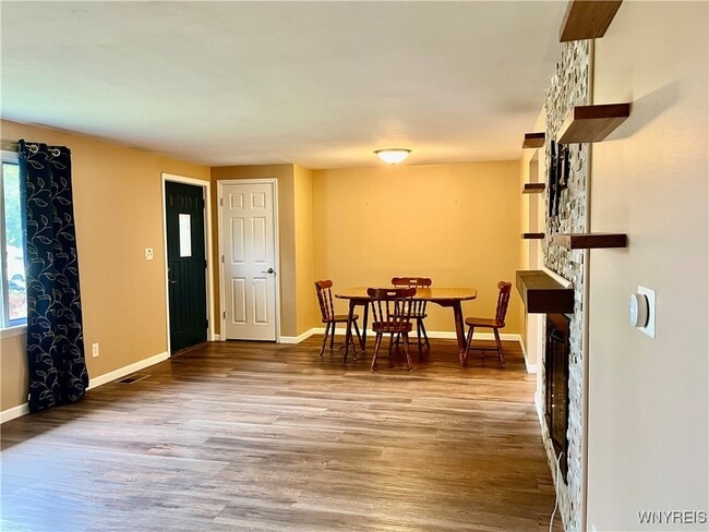 Photo - 283 Bannard Ave