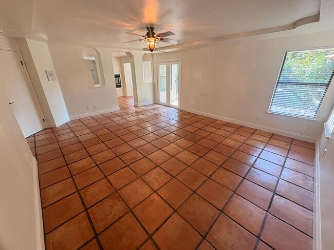 Photo - Elegant 4 Bedroom Home in The Lakes