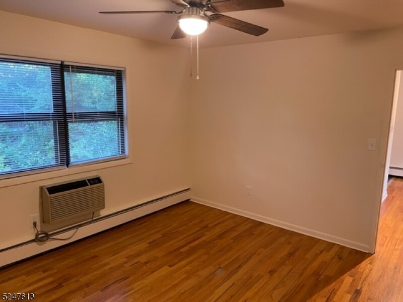 Photo - 11 Colonial Dr Unit E