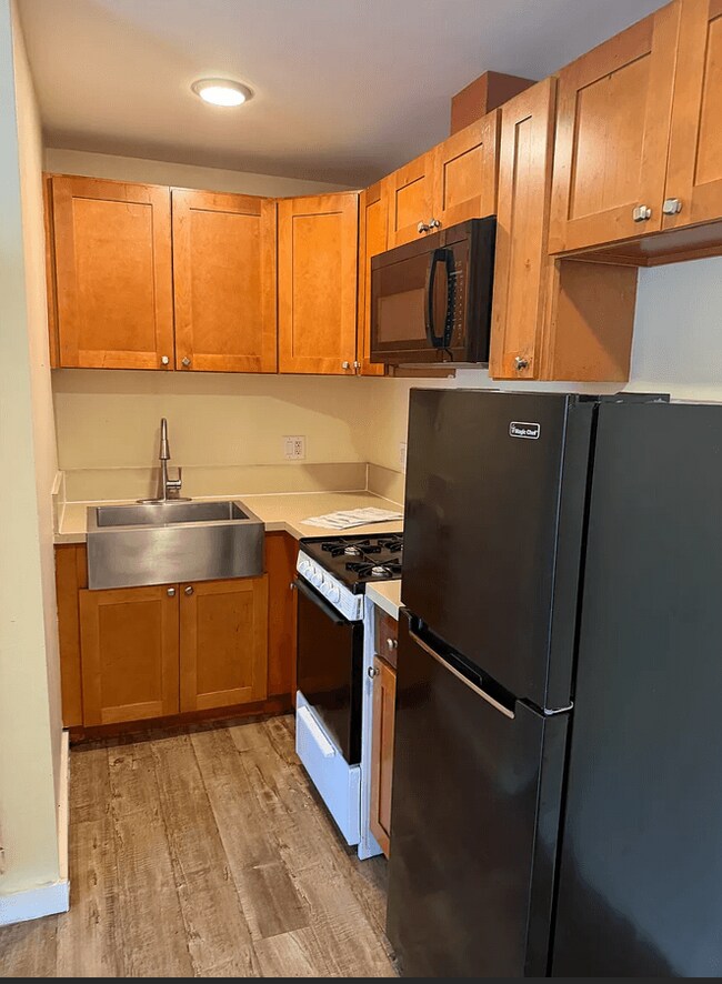 Photo - 1201 E 64th St