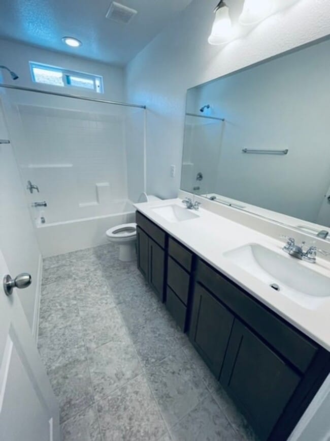 Photo - BEAUTIFUL 4 BEDROOM + LOFT HOME LOCATED IN...