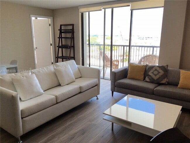 Building Photo - 1800 Collins Ave Unit 9A