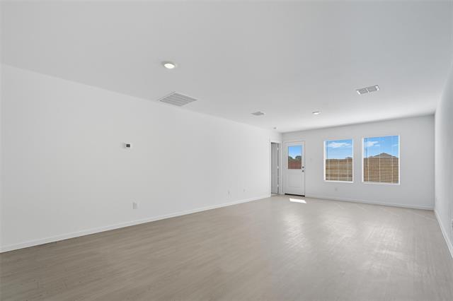 Photo - 421 Finch Cir