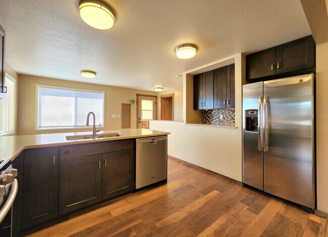 Photo - 10914 Willow Rd