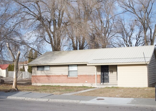 Building Photo - Cozy 3 Bed, 1 Bath Home in Idaho Falls!