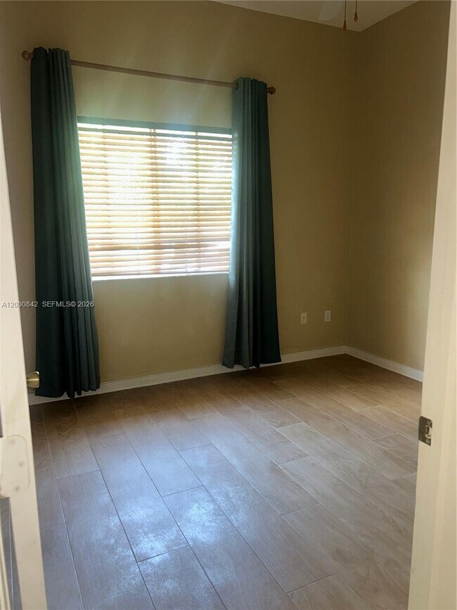Photo - 3073 SW 140th Ave