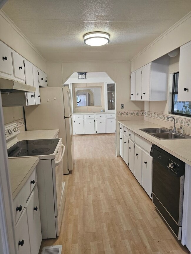 Photo - NICE & LARGE! 2 BEDROOM / 2 BATH MANUFACTURED HOME (55 + COMMUNITY - EAST ORLANDO)