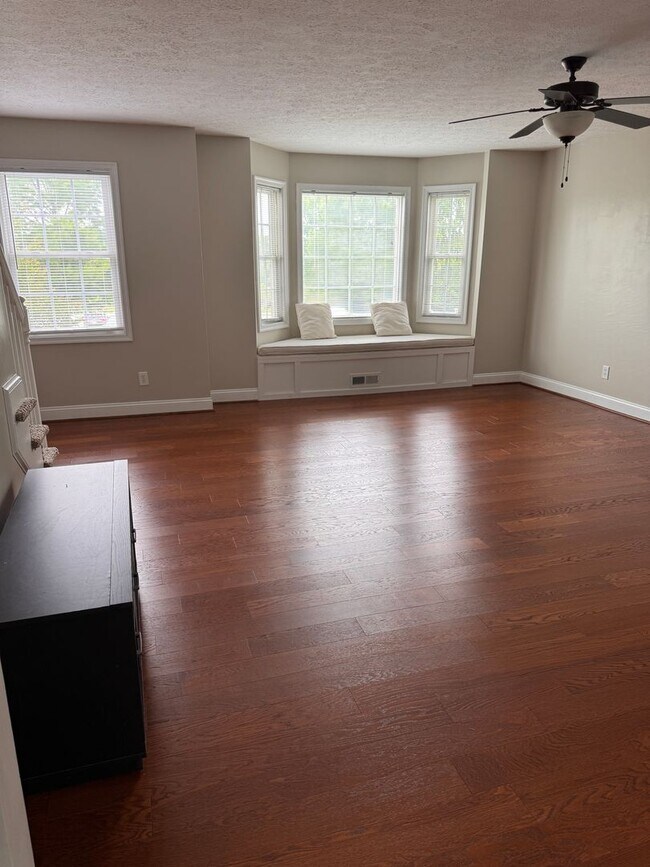 Photo - 3 Bedroom || 2 Full Bathroom & 2 Half Bathroom Townhome