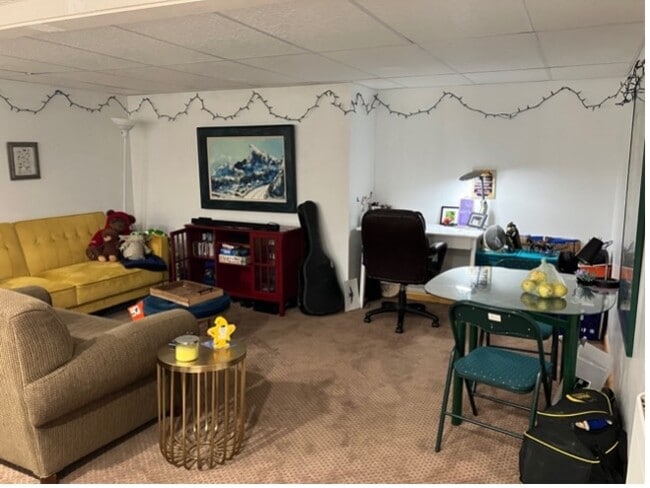 Building Photo - 35 Pilgrim Dr Unit 1