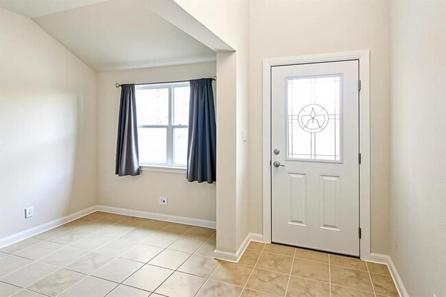 Photo - 21102 Niagara Cove