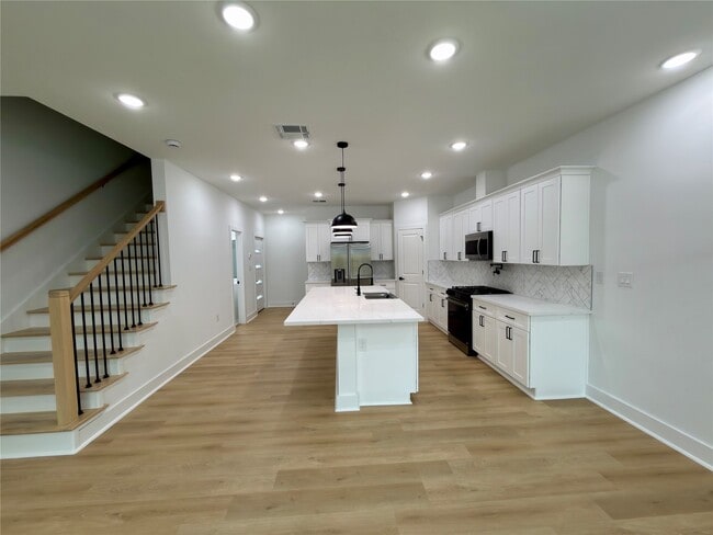 Photo - 1806 Benson St