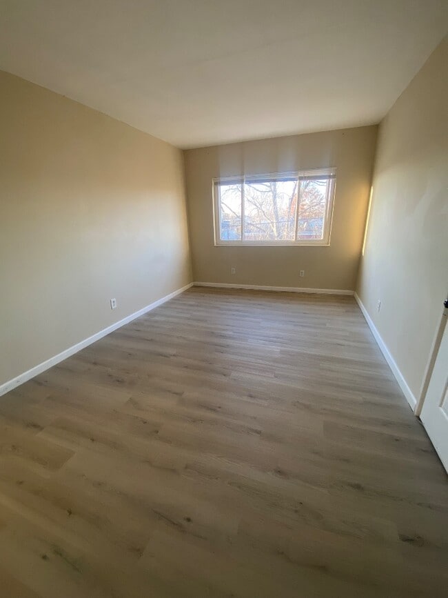 Photo - 814C Schirmer Unit C