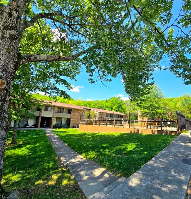 Sunset Rill - Sunset Rill Apartments