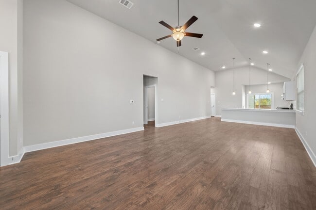 Photo - 217 Pinnacle Ln