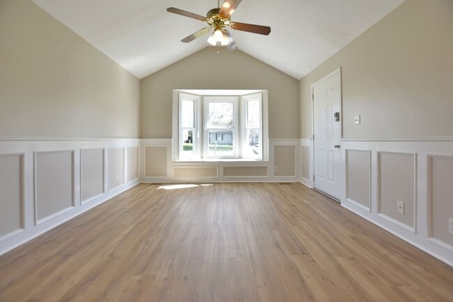 Photo - Pet Friendly Three Bedroom!