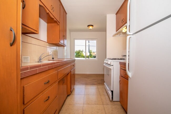 Photo - Charming 1 Bedroom / 1 Bath Apartment in Kensington Neighborhood w/ Garage - VACANT FOR VIEWING! Unidad 4209