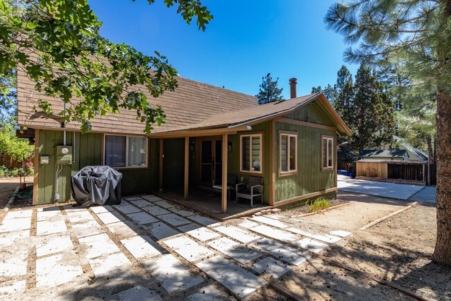 Photo - Cute Spacious Gambrel in Sugarloaf with Garage