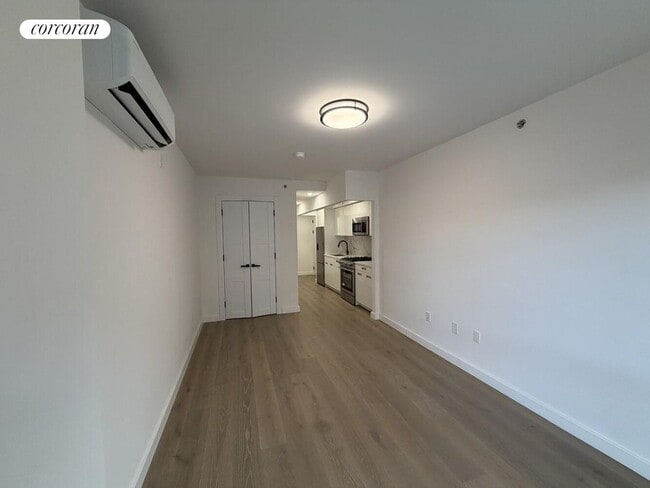 Photo - 428 E 9th St