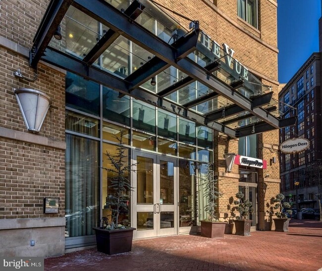 Building Photo - 675 S President St Unit 2207