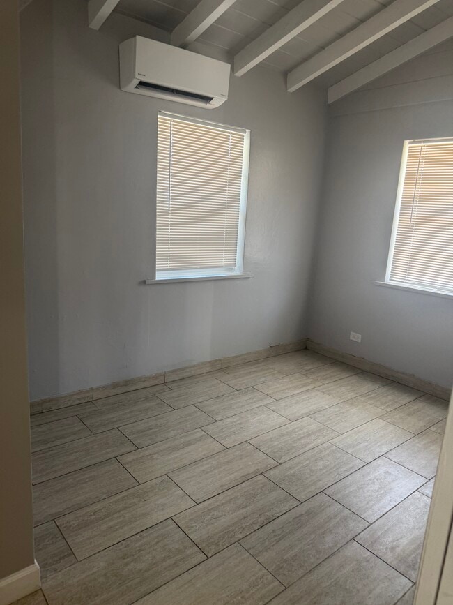 Building Photo - 113 N M St Unit 1