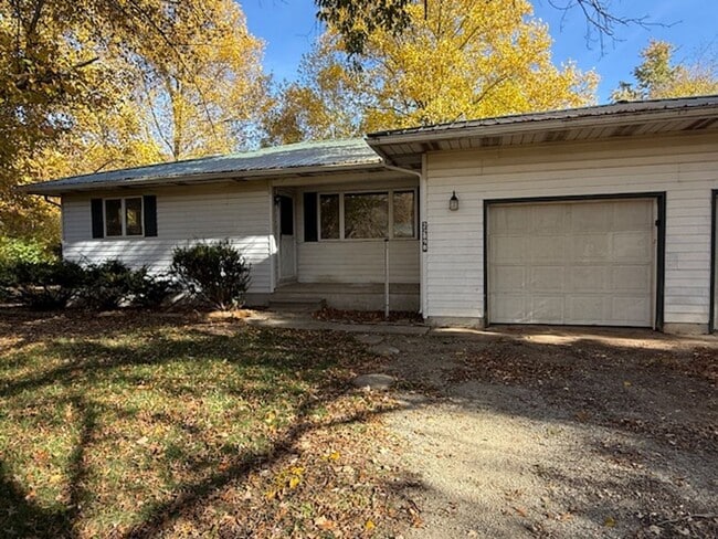 Building Photo - Country Living with a Recently Remodeled 2...