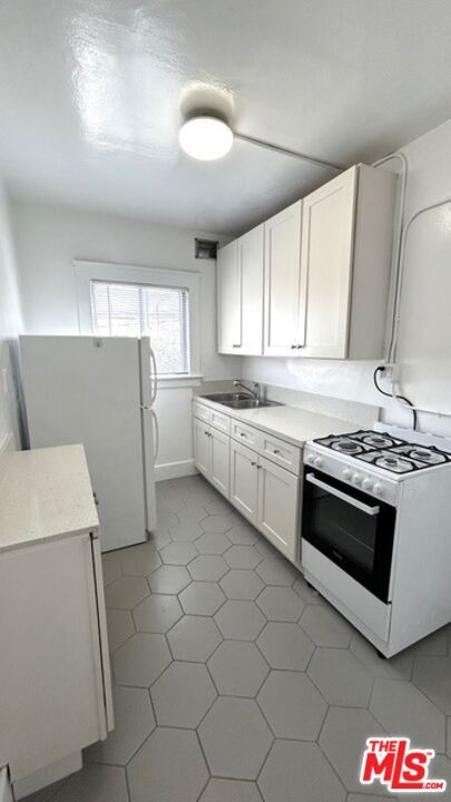 54 Rose Ave Unit 7
