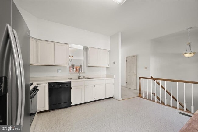 Building Photo - 20 Tenby Ct