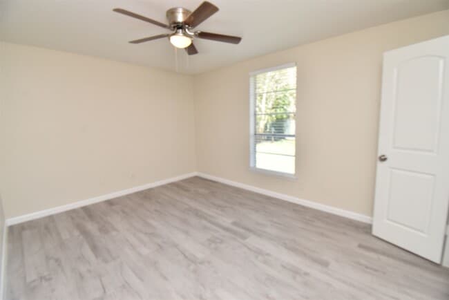 Building Photo - 220 Westward Ave Unit D