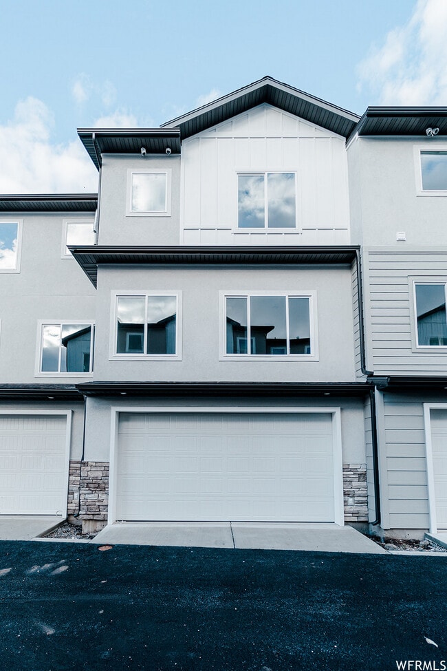 Building Photo - 665 E 730 N Rental