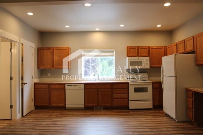 Photo - 7403 Larkspur Ct