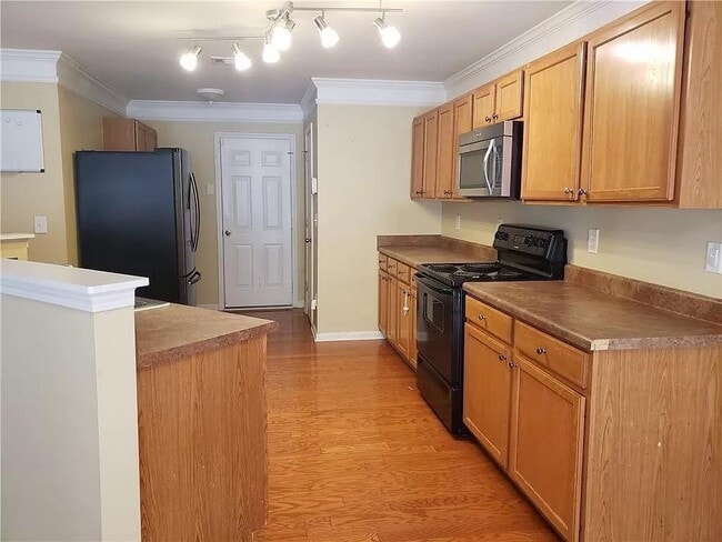 Photo - 3050 Centerglen Ln